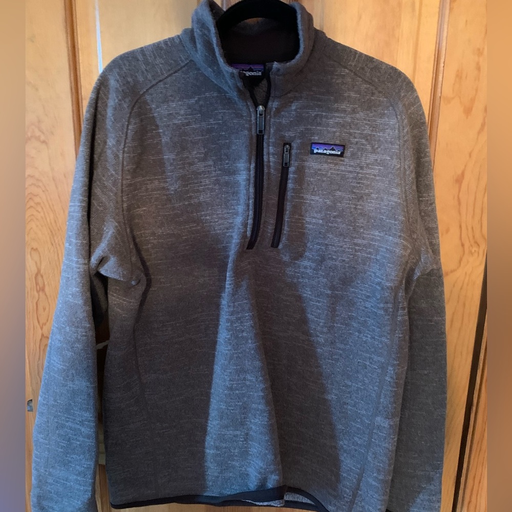 Patagonia Men’s 1/4 zip fleece sweater Large